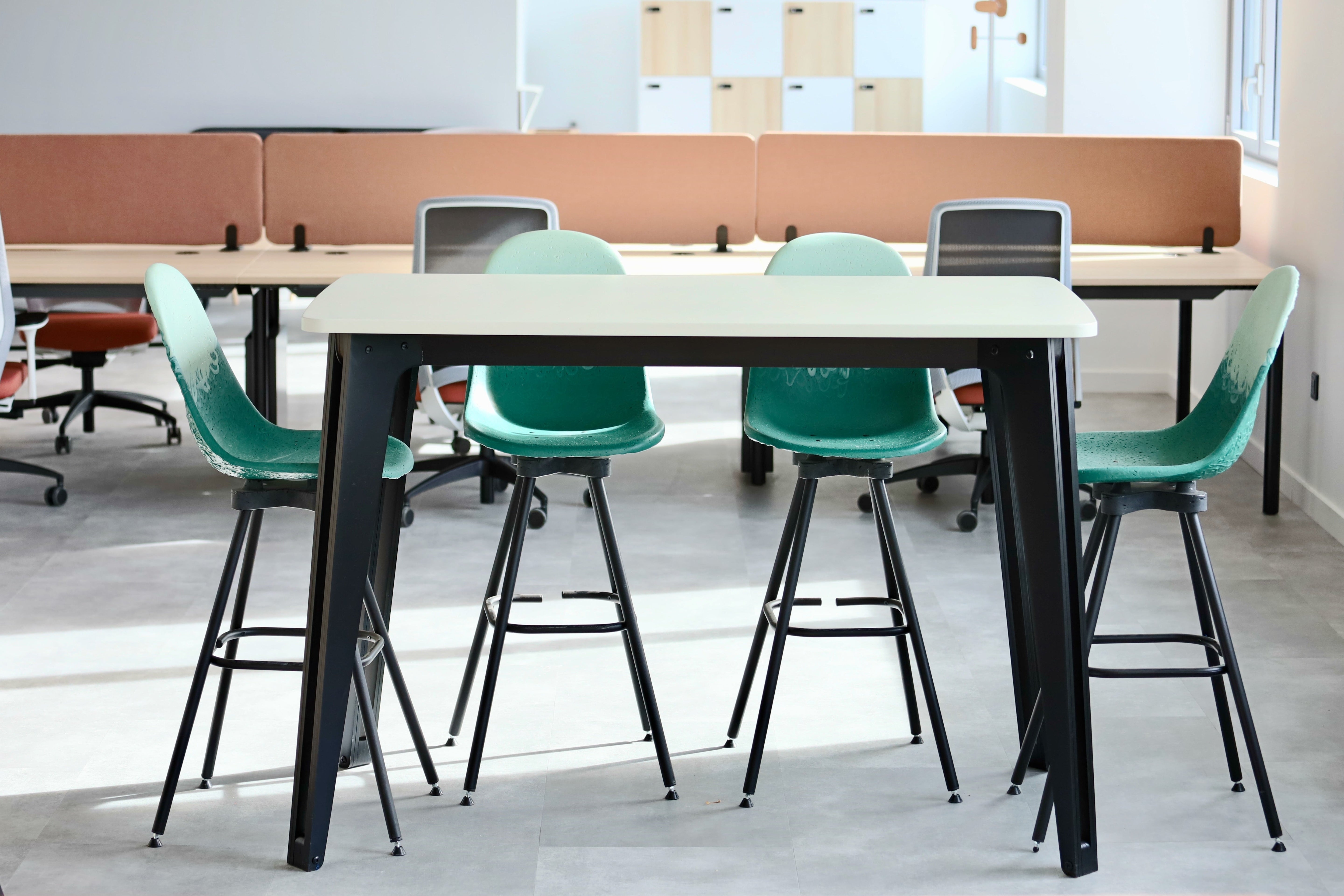 Nos Tables Hautes
